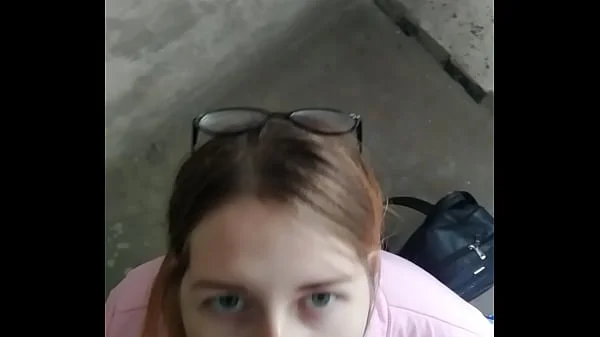 The girl sucked at the entrance and got cum in her mouth